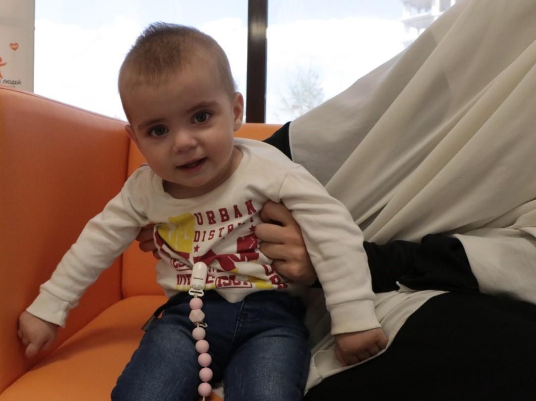 У Халимат задержка психомоторного развития, ей необходим курс реабилитации!