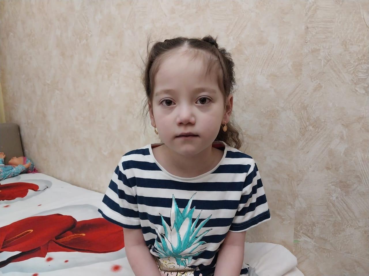 У Шарбону порок сердца. Чтобы попасть на операцию, ей требуется курс специального препарата!