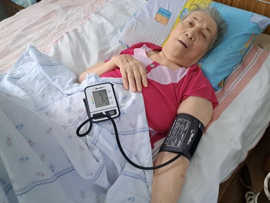Let's help Grandma Svetlana and other lonely seniors with fragile health receive the necessary medications