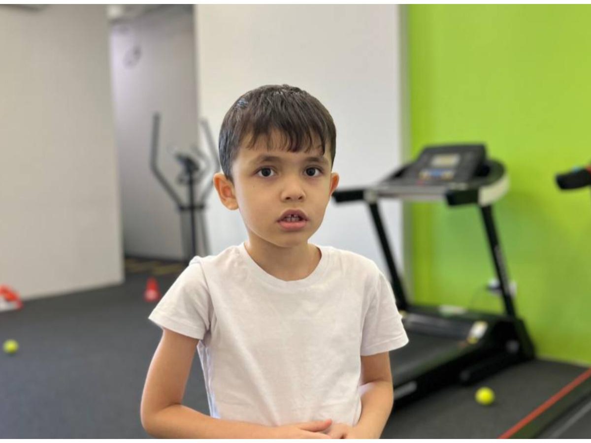 David has autism. To develop speech skills and increase cognitive activity, a rehabilitation course is required!