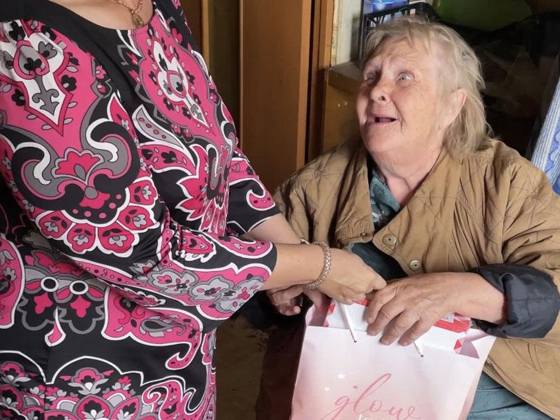 45 lonely elderly people need to be provided with food