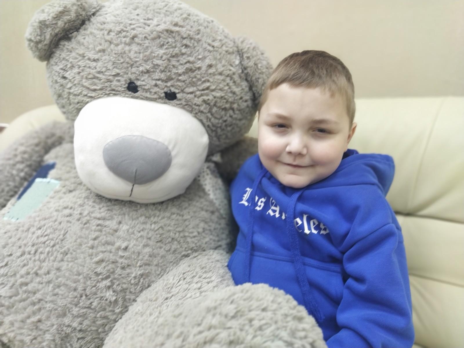 Maxim is expecting an eye surgery. He needs support of a nanny during hospitalization