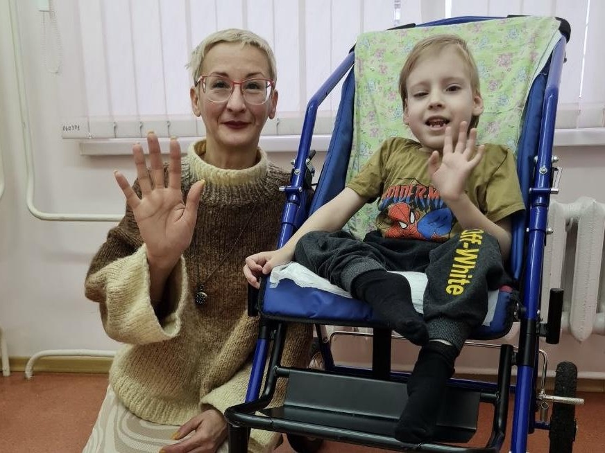 Сиротам из детского дома необходимо сопровождение няни во время лечения в больнице!