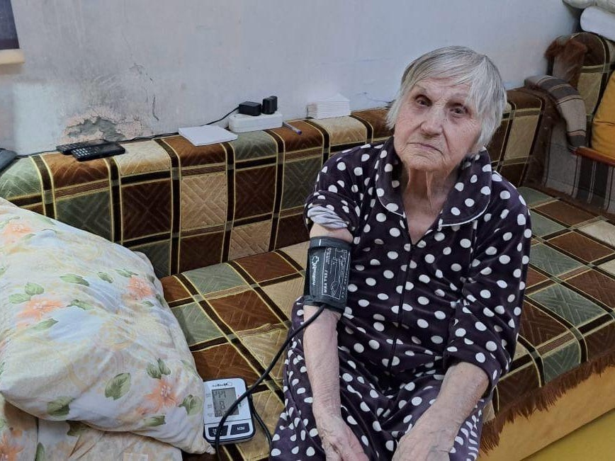 Поможем обеспечить 11 одиноких и ослабленных пожилых людей надомным медицинским патронажем и лекарствами