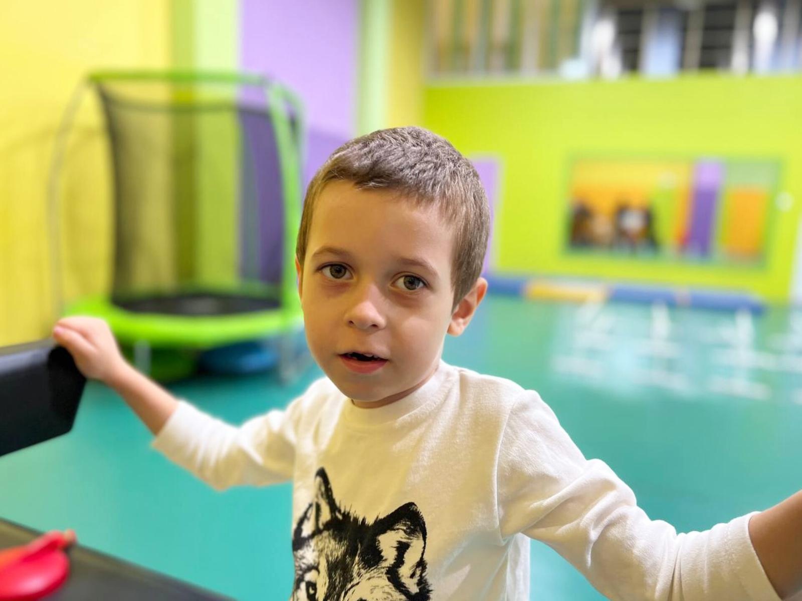 Muhammad Azim has autism! To develop your speech skills, you need an intensive course!