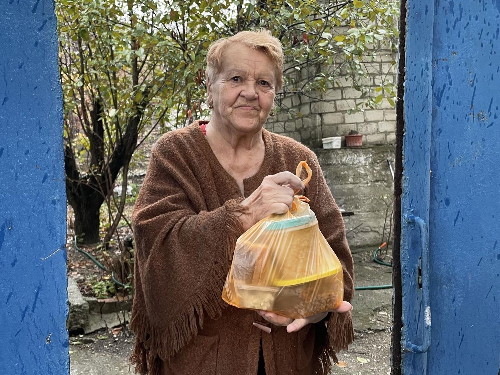 Help the Foundation prepare  hot meals for lonely seniors!