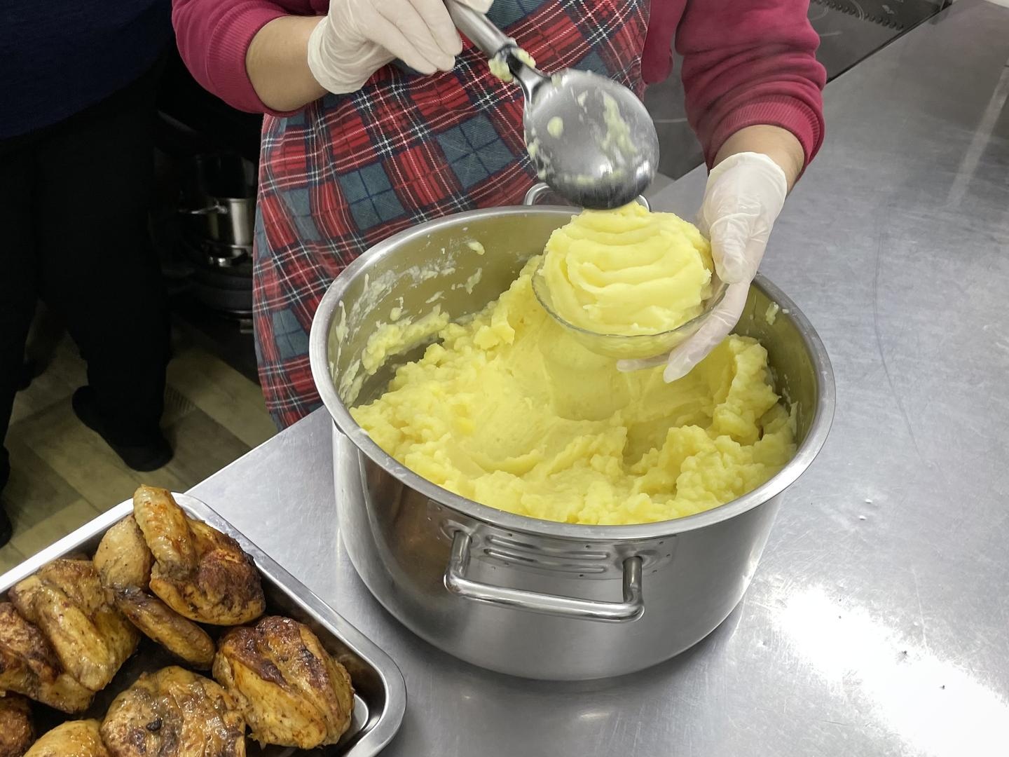 The foundation needs help paying rent and utilities for the catering unit in order to continue feeding lonely elderly people