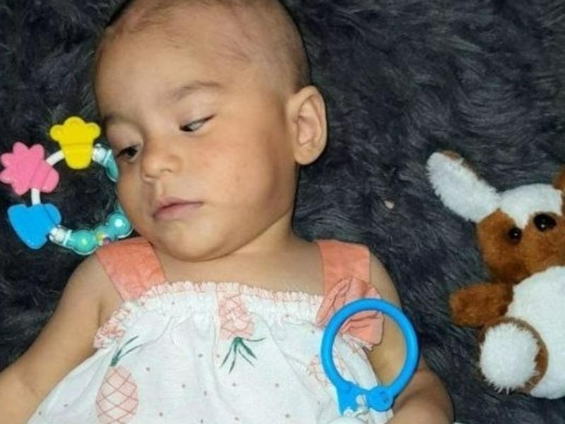 Hadicha urgently needs eye surgery to save her sight!