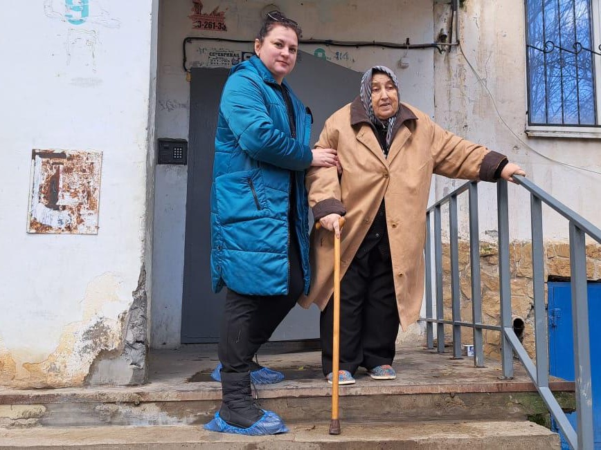 The weakened and bedridden lonely elderly individuals require assistance and support of a social caregiver