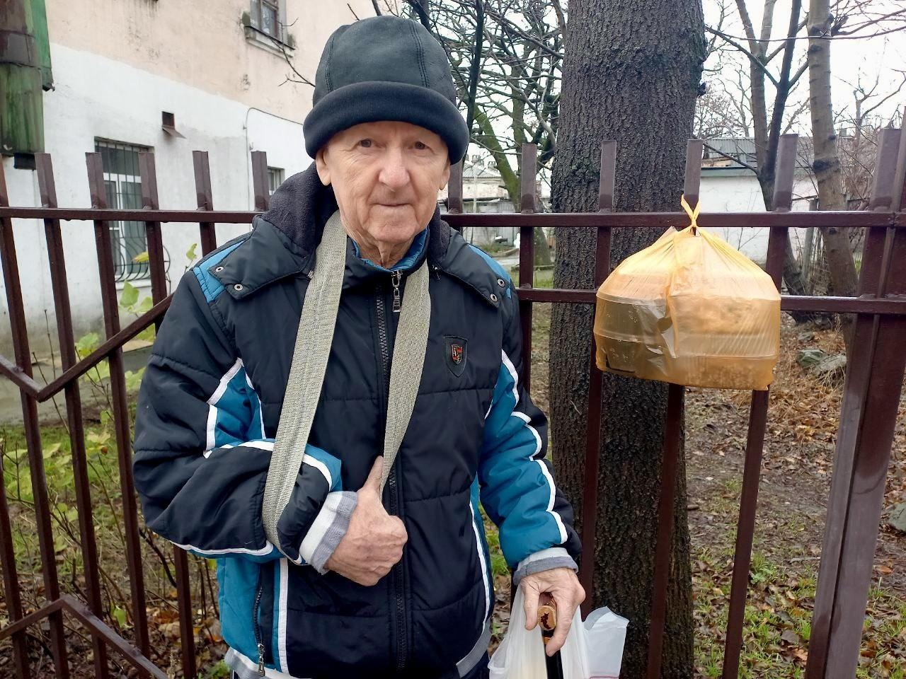 In order for the Foundation to be able to feed lonely retirees daily, assistance is needed in covering the chef's wages