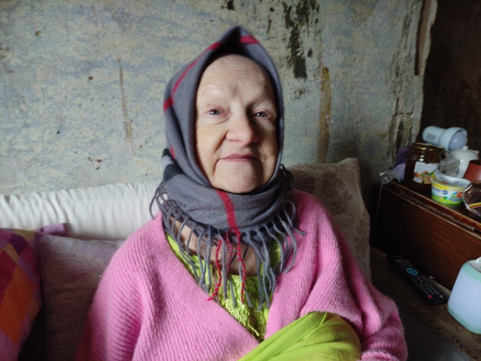 Lonely seniors need hot meals