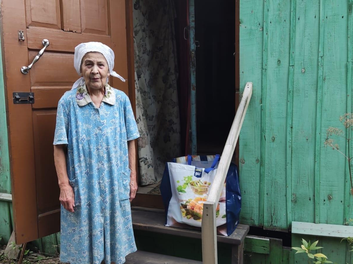 Lonely elderly people need humanitarian assistance