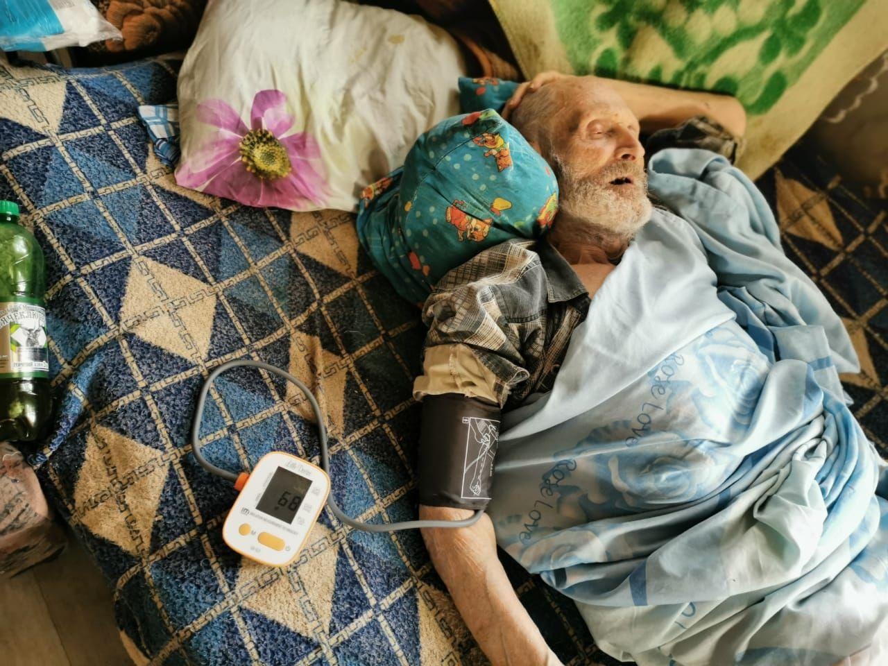 Let's help provide lonely and weakened elderly individuals with home medical care and medications