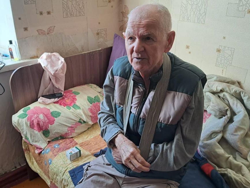 The weakened and bedridden lonely elderly individuals require assistance and support of a social caregiver