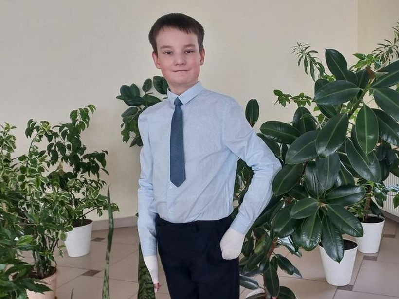 Даниил – «бабочка», из-за осложнения диагноза, ему необходимо стоматологическое лечение!