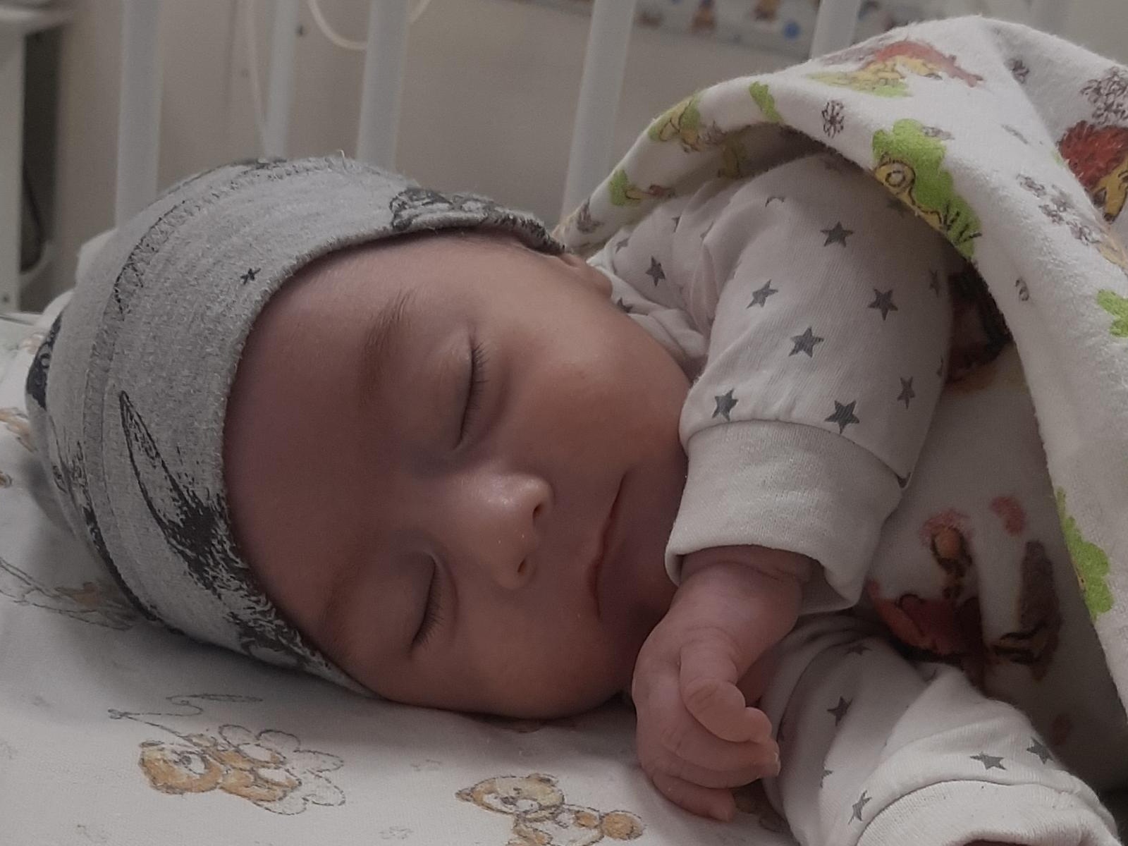 Mariam needs special nutrition so that she can be discharged from the hospital!