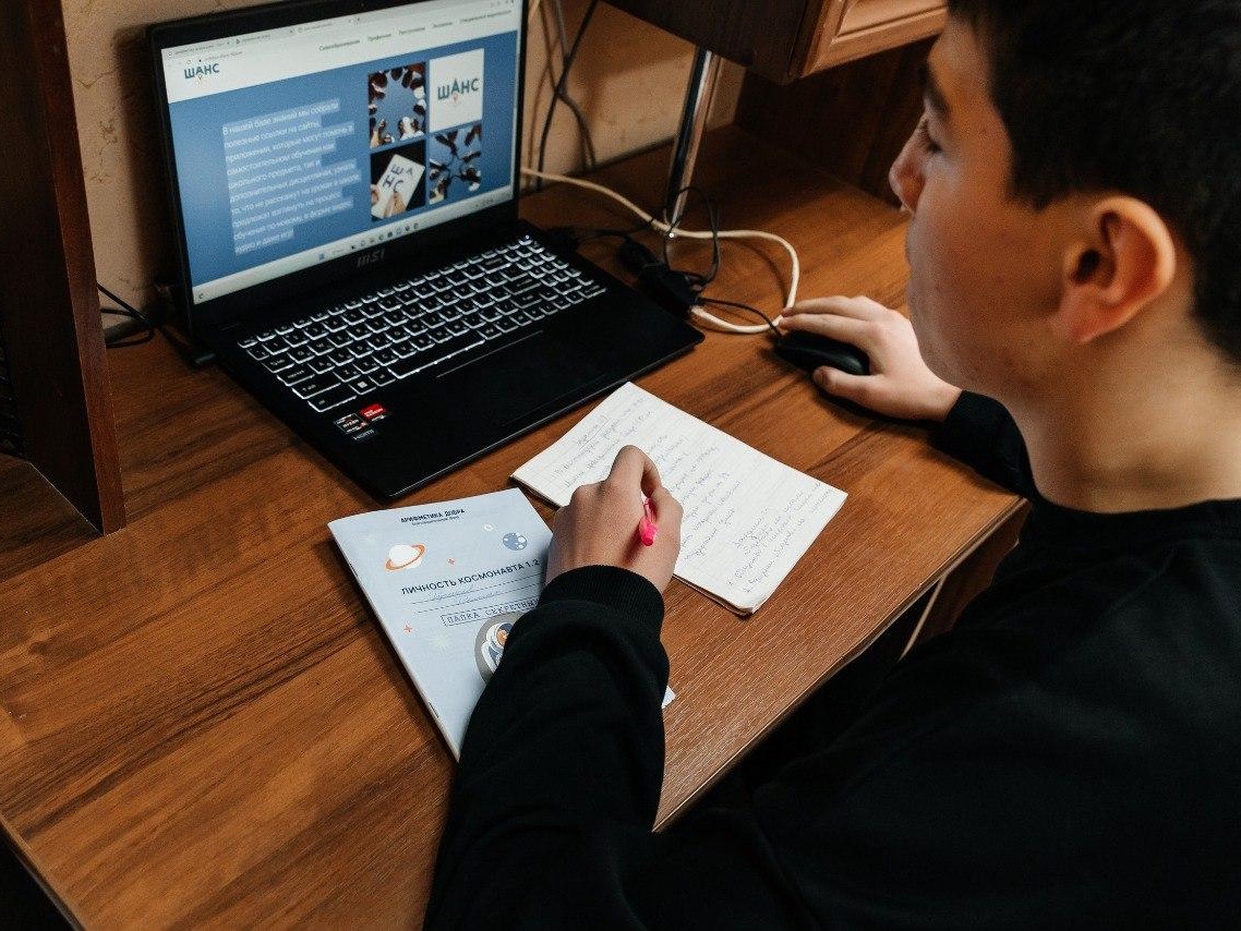 Help teenagers from orphanages get a good education