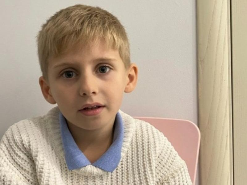 У Махмуда задержка психоречевого развития, ему нужно пройти курс реабилитации