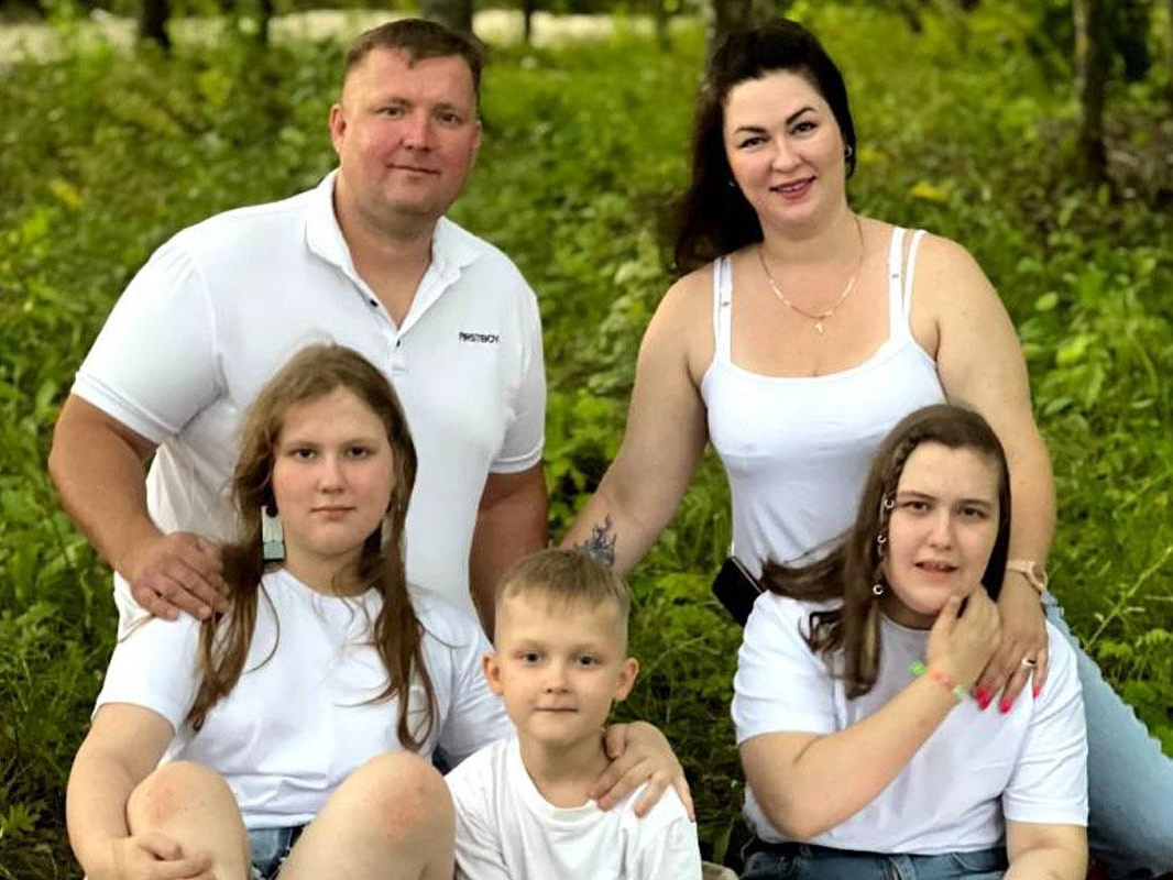 Многодетной, малоимущей семье с ребенком-инвалидом нужна помощь в покупке стиральной машины