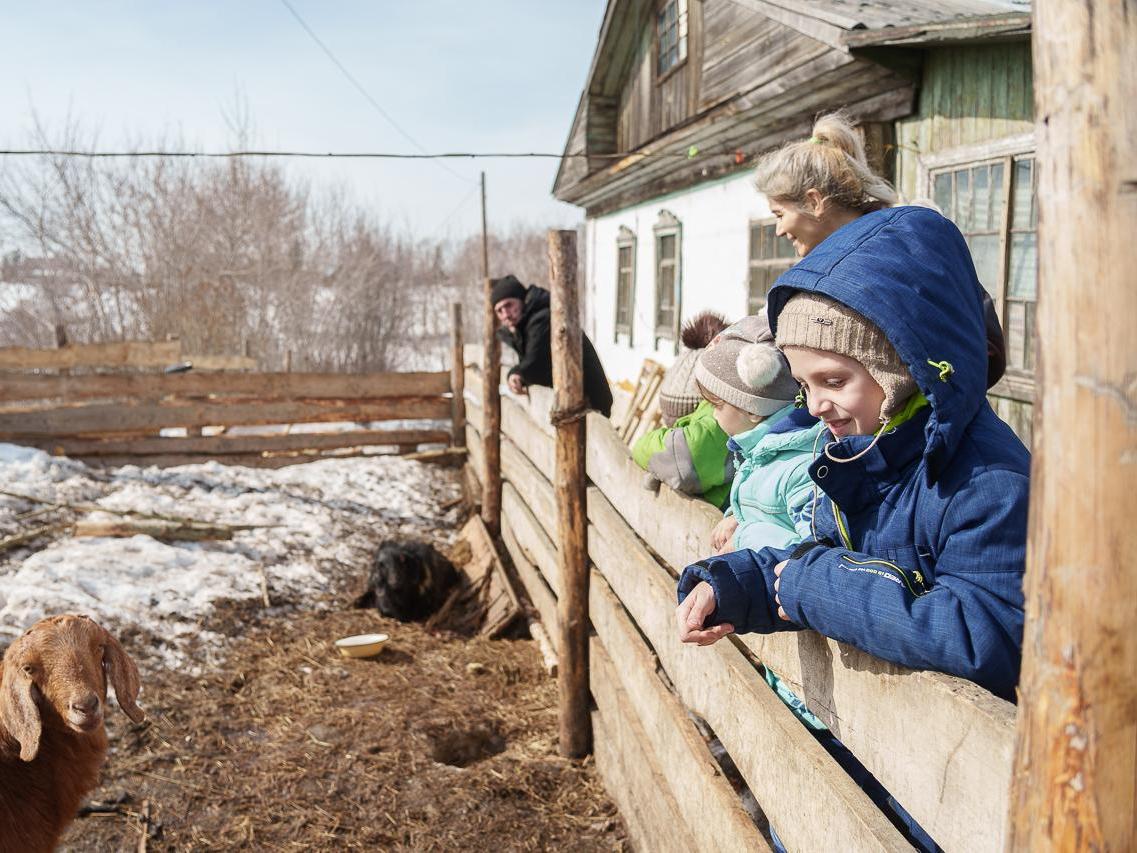 Mobile brigade for children and families from remote settlements