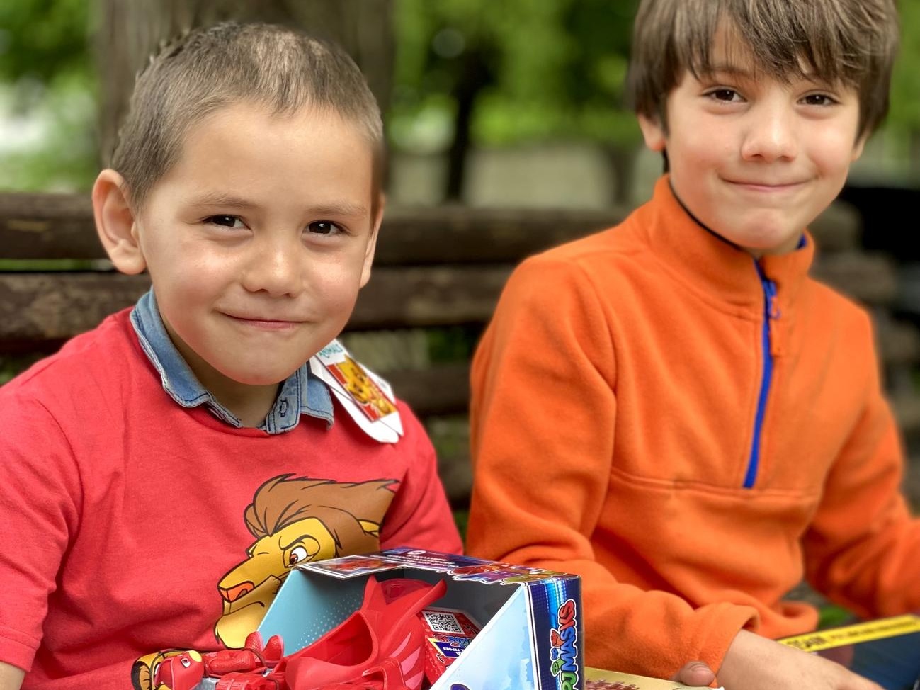 We will distribute gifts to 250 children from poor families for the holiday