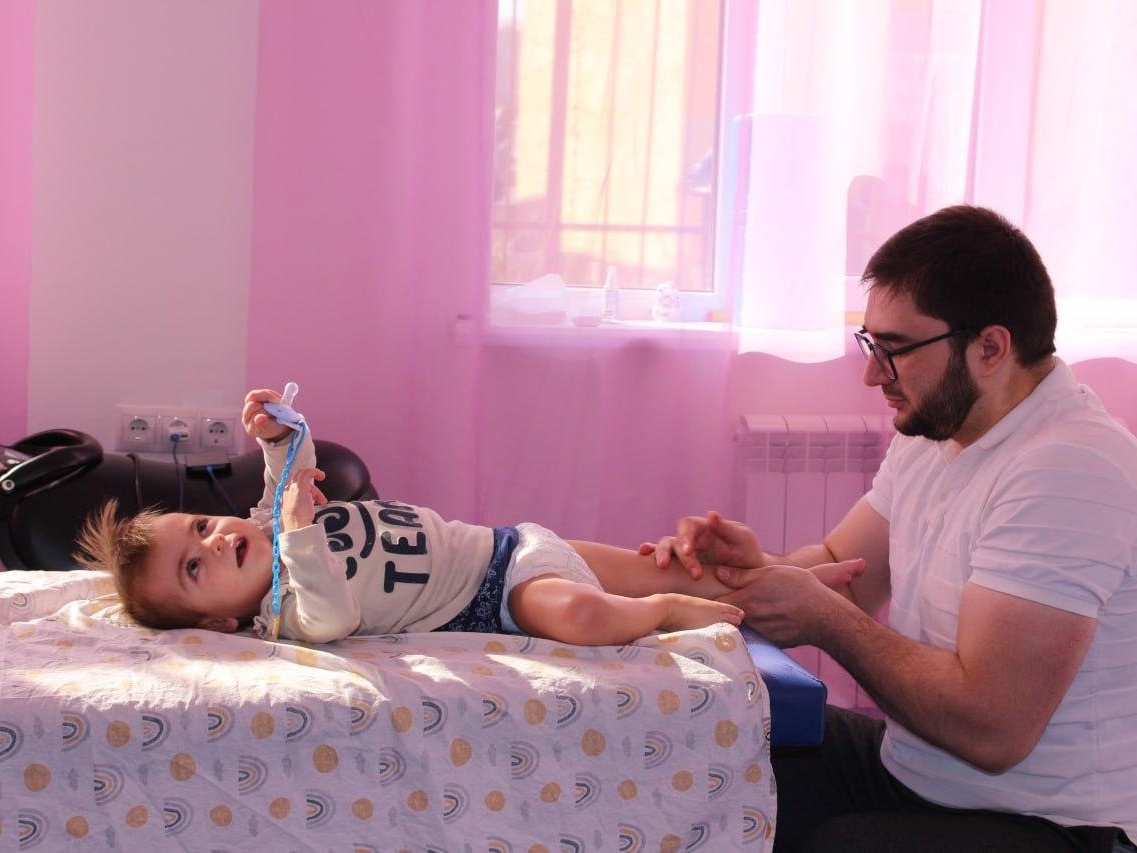7 children with cerebral palsy need a massage course!