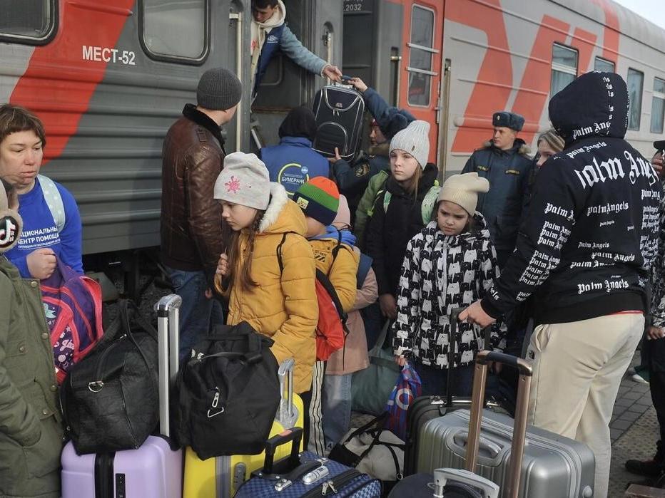 Детям, эвакуированным из Белгородской области, необходимо купить рюкзаки и канцтовары для учебы в школе!