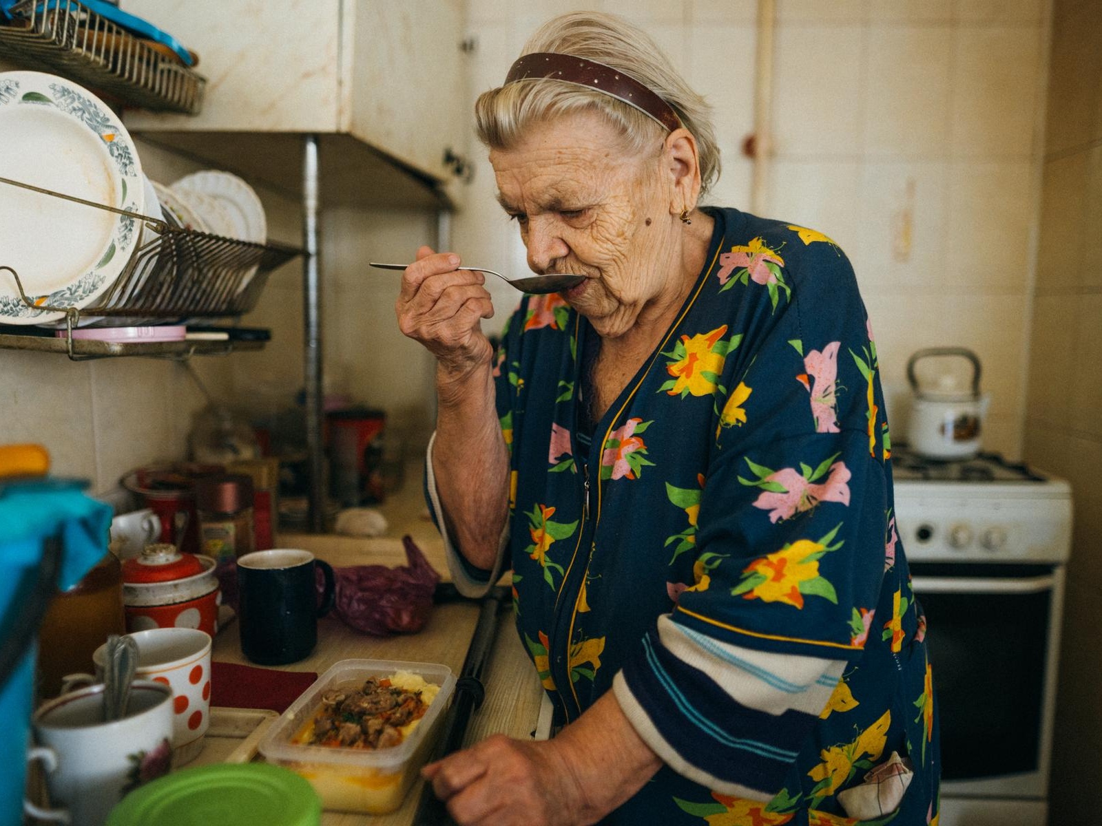 Let's feed lonely old people with hot lunches