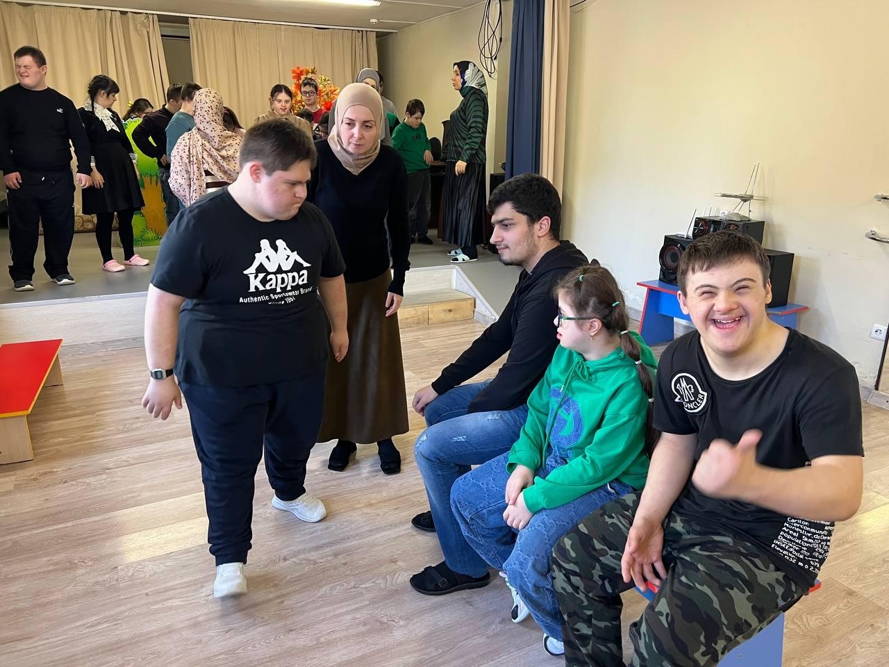 Help the Foundation purchase fittings for the construction of a center for children with disabilities