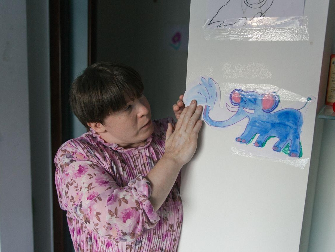 Vika needs help from a social worker to live independently