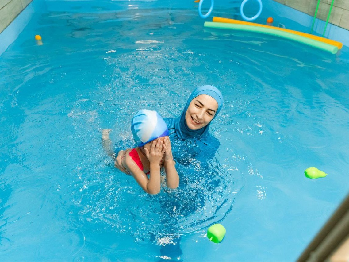 6 children with cerebral palsy need therapeutic pool sessions!