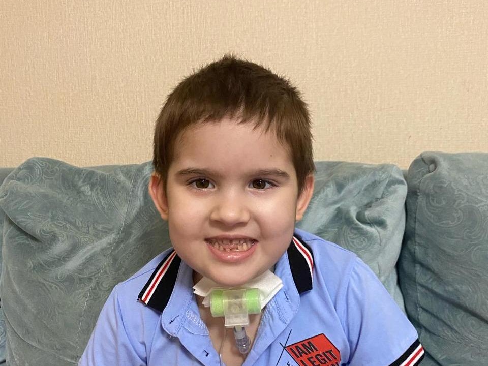 Platon needs medicine to fight a brain tumor!