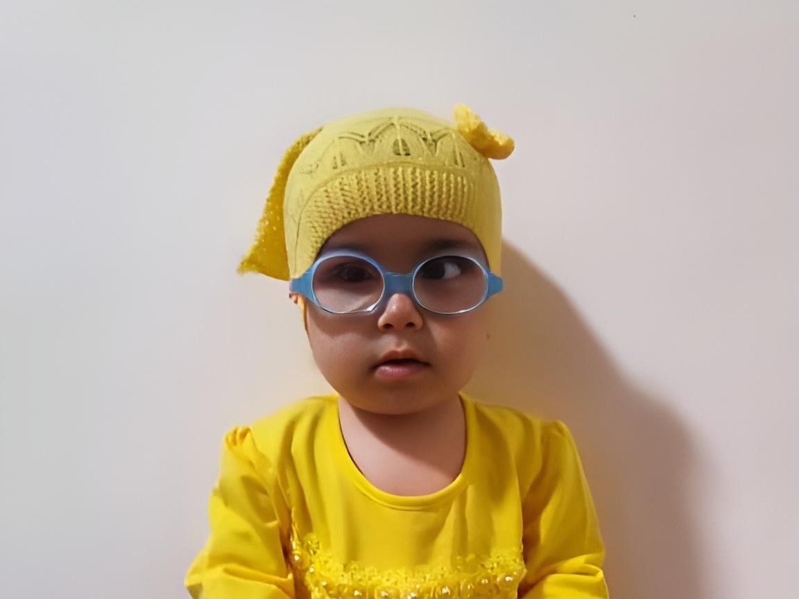 Yezoza needs emergency eye surgery!
