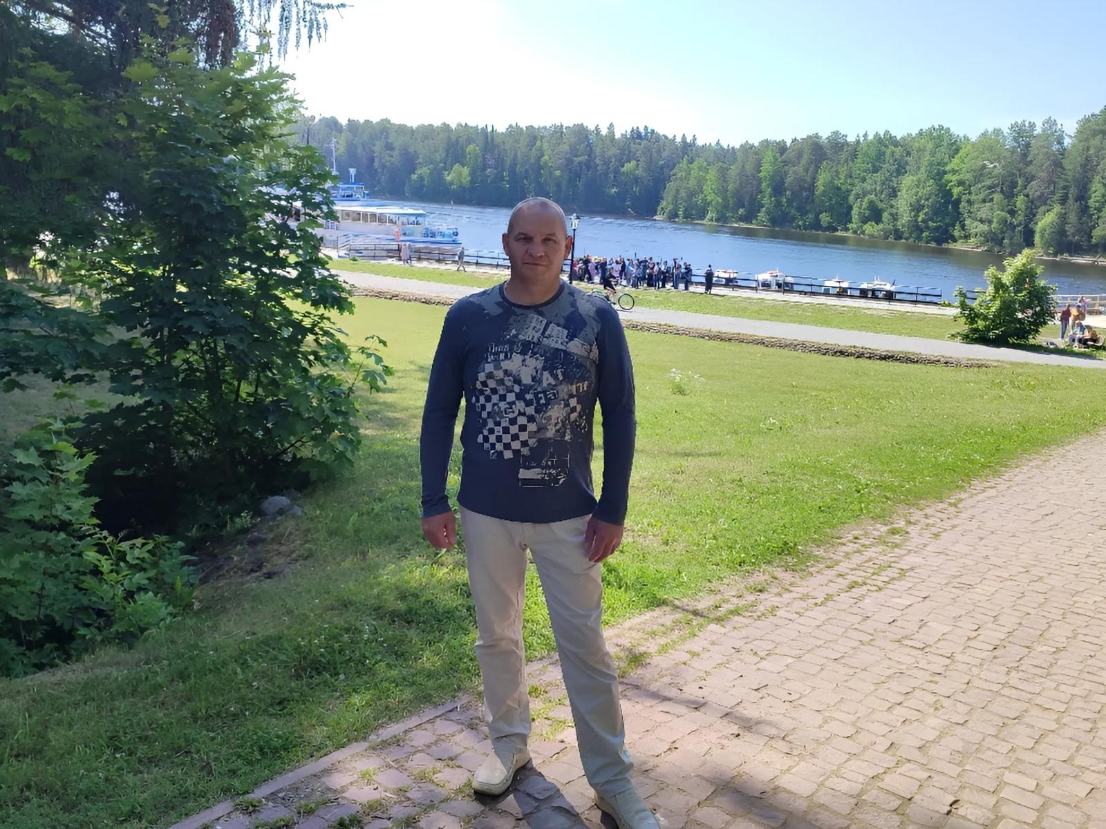 У Владимира рак крови. Ему нужно исследование, чтобы найти совместимого донора костного мозга