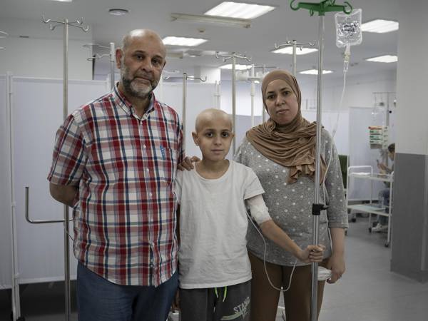 У Ясина рак крови. Ему нужно специальное лекарство, чтобы продолжить лечение!