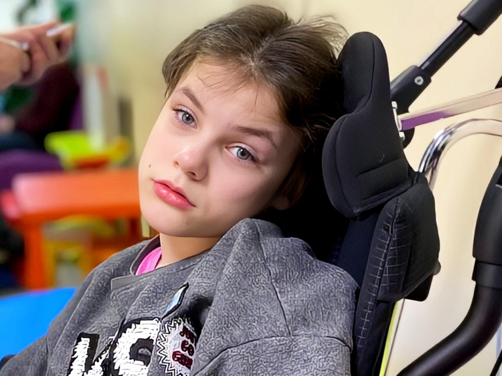 Marina is an orphan. She needs to come to rehabilitation to stop the complication of the disease
