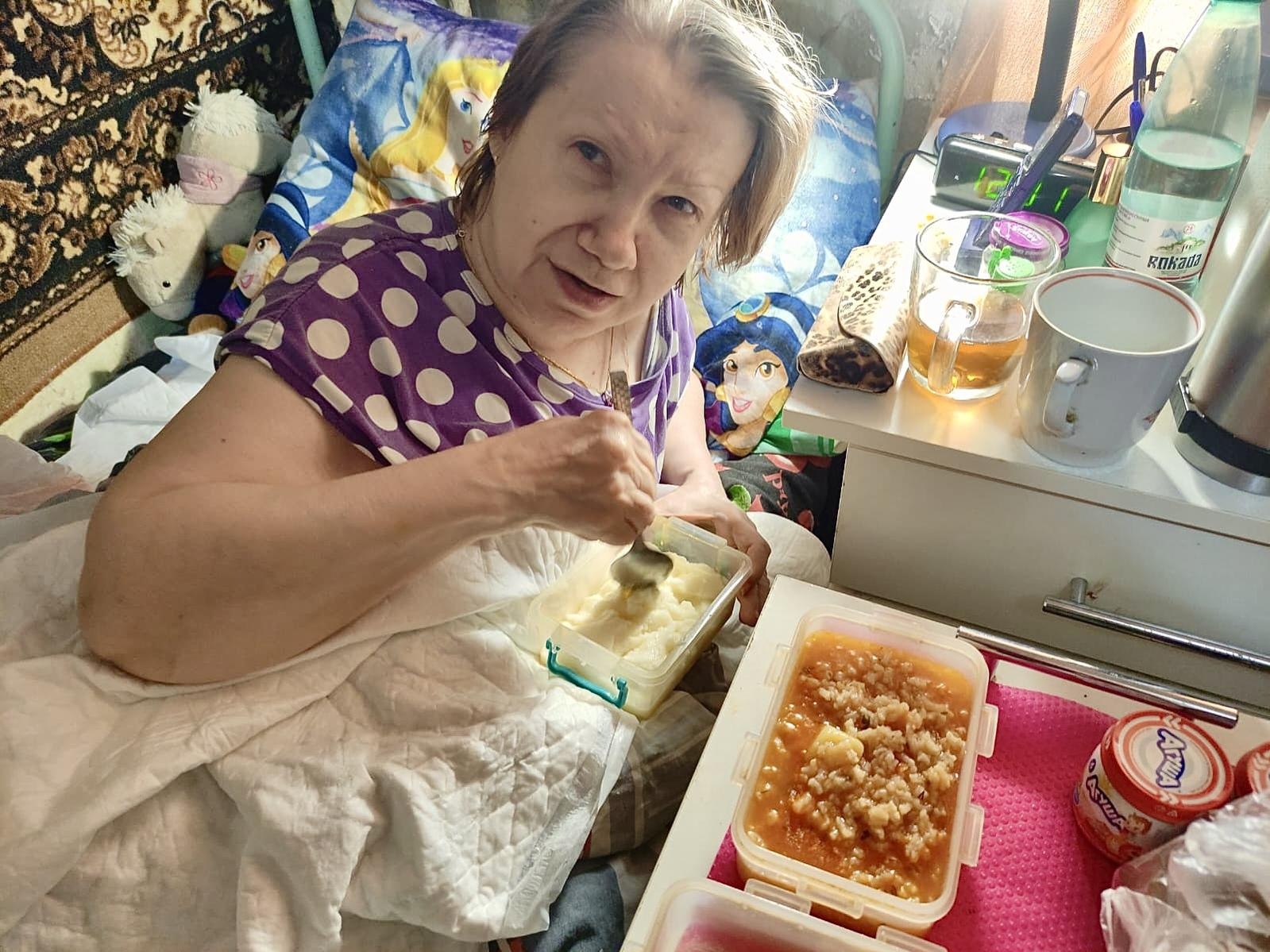 Let's help the bedridden elderly woman cope with her debt for utility services