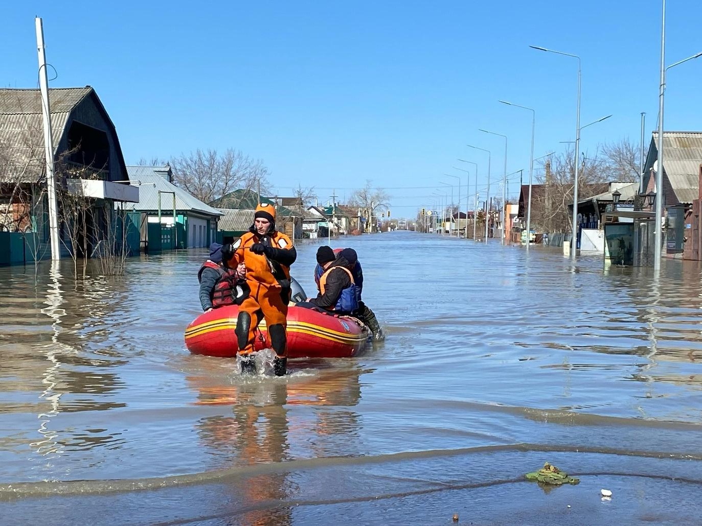 Let's help 100 children affected by floods in Kazakhstan!