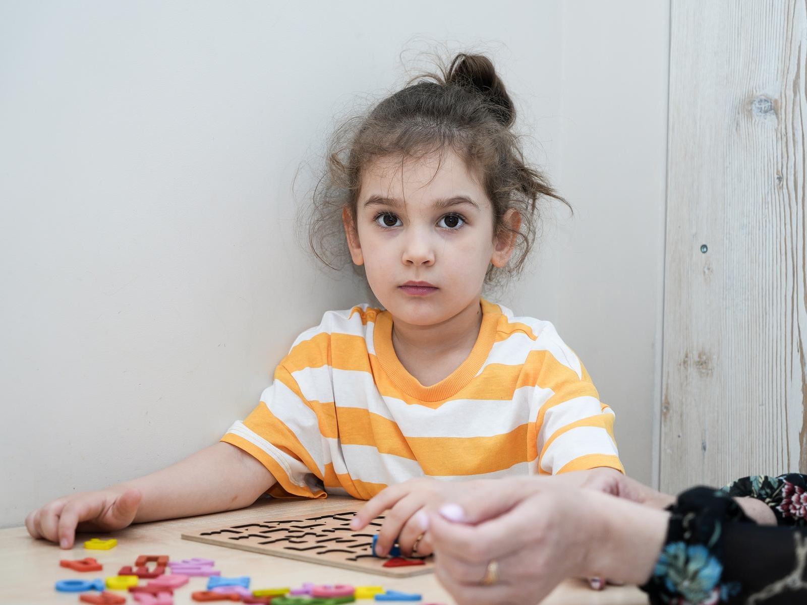 Malika has autism! To improve your speech skills, she needs a rehabilitation course!