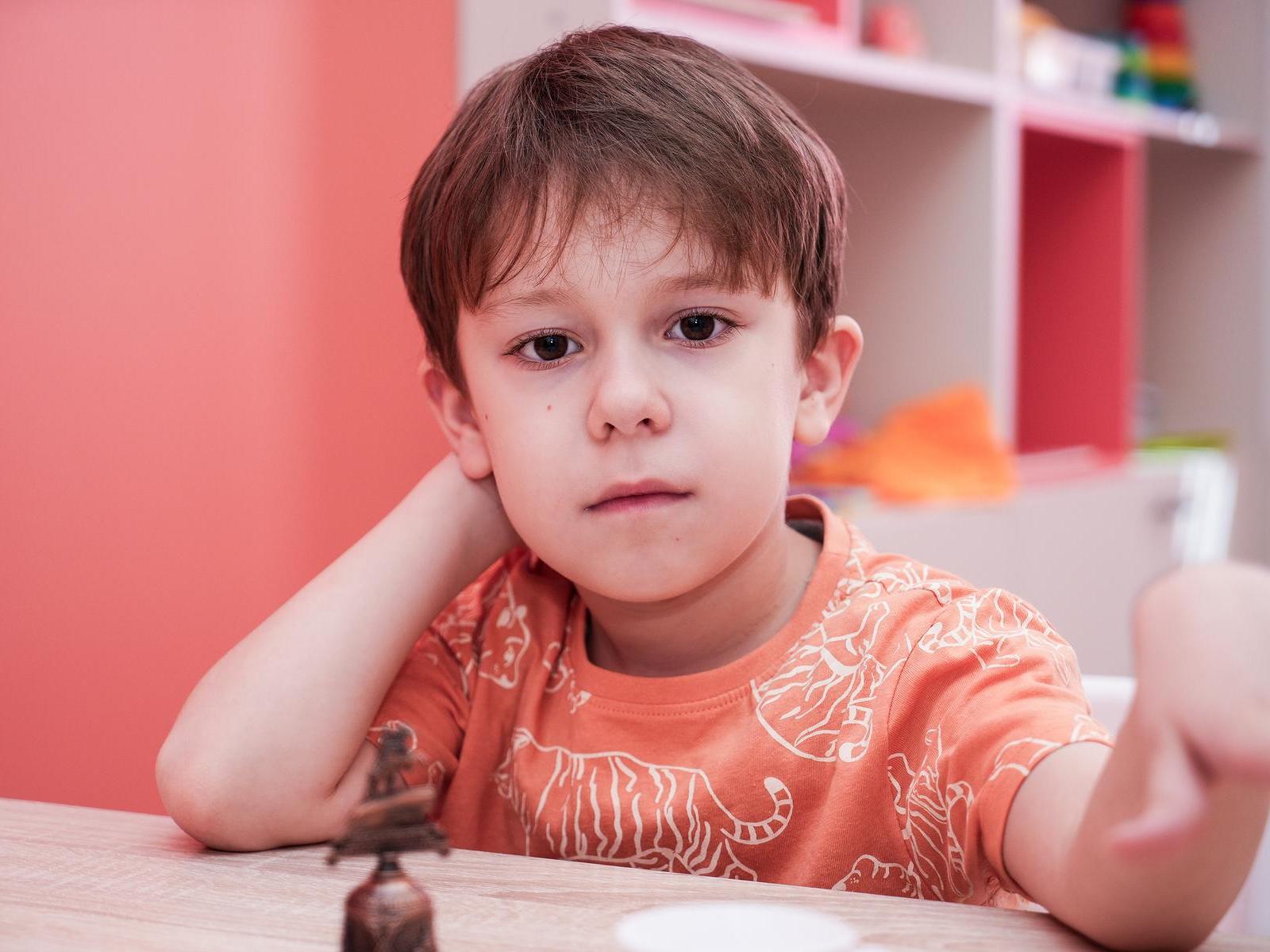 Muhammad has mental retardation! Rehabilitation is required to improve speech and communication skills!