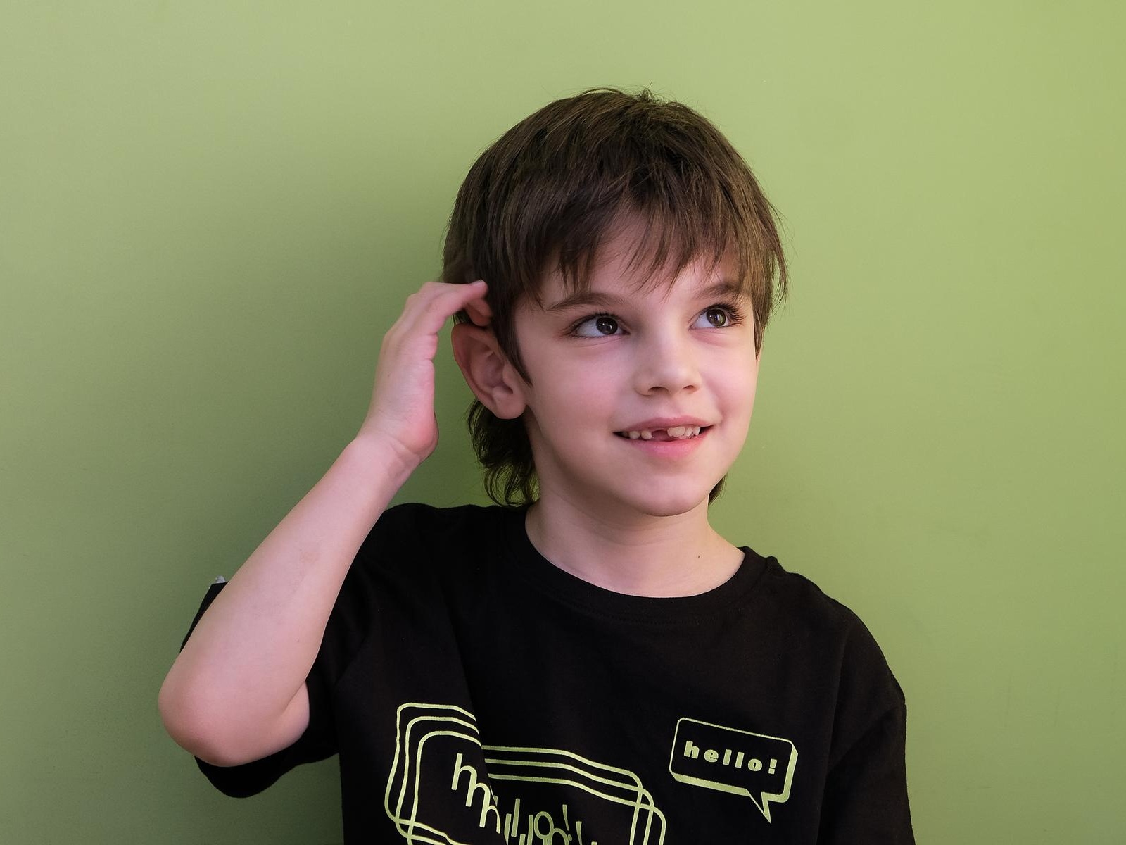 Yusuf has autism! To learn how to speak, he needs a rehabilitation course!