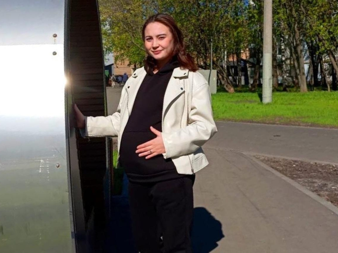 Ksenia needs payment for examinations during pregnancy and tickets home from Moscow