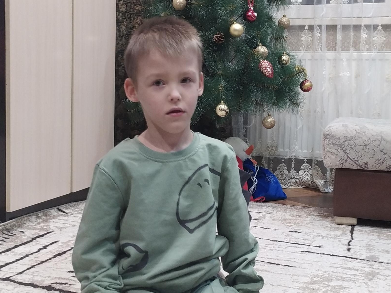У Ярослава ДЦП. Ему нужны ходунки, чтобы учиться ходить