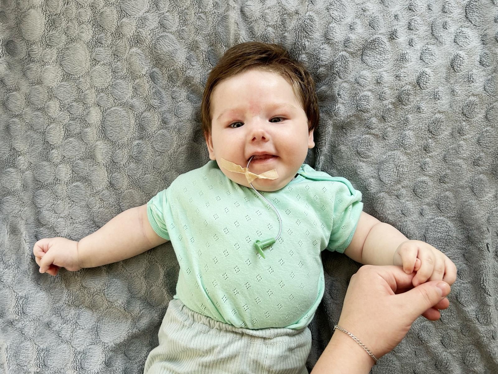 Little Liana needs a high-quality examination for further treatment!