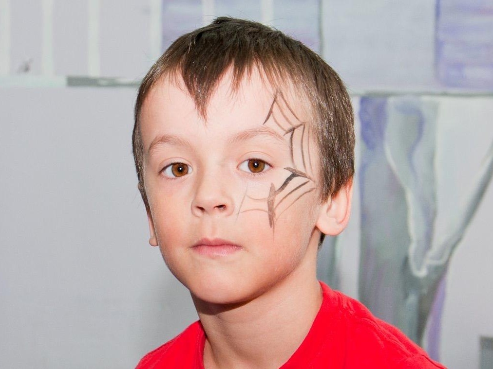 Dima is lagging behind in physical development. He needs to conduct genetic research to understand the cause of the disease