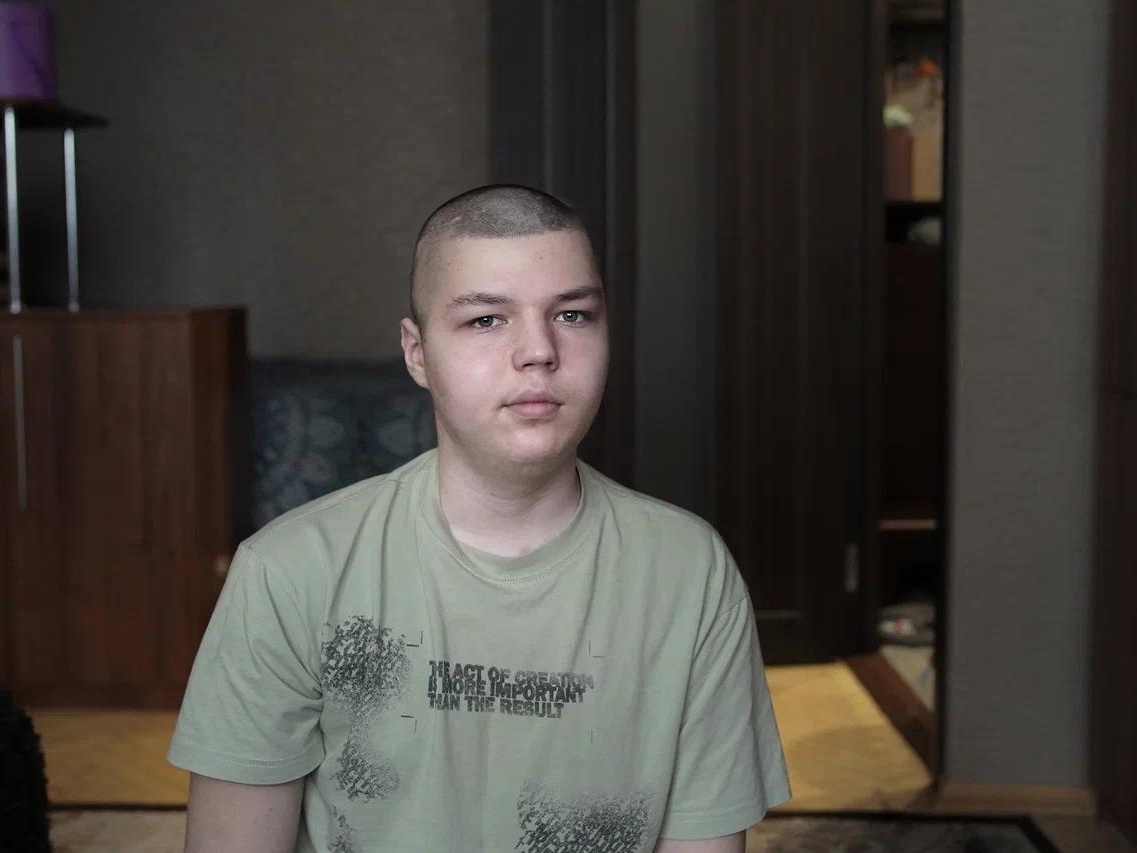 У Артёма опухоль головного мозга, ему нужно лечение