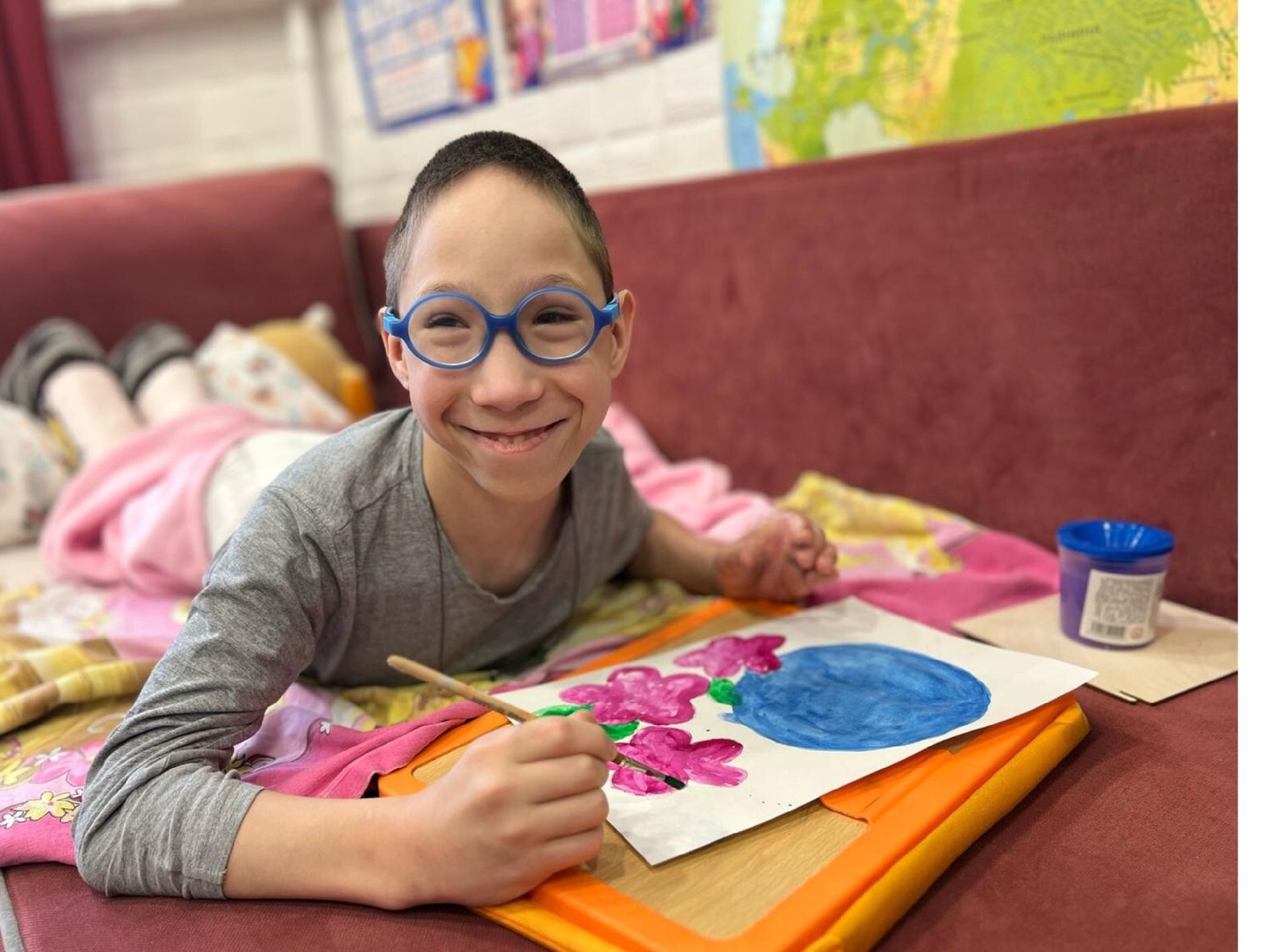 Artem is an orphan from Bashkortostan. He needs leg braces to learn to walk without help
