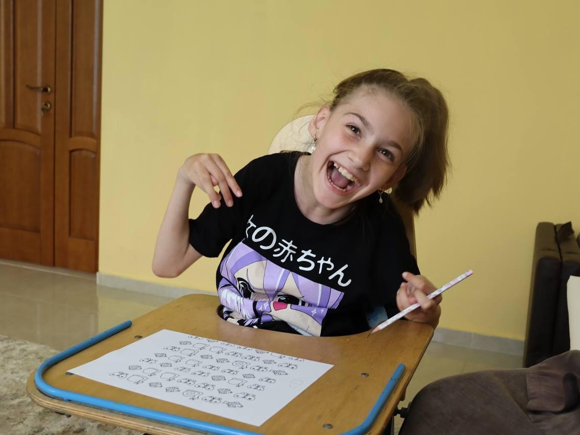 Mackie has cerebral palsy. She needs rehabilitation to learn to walk