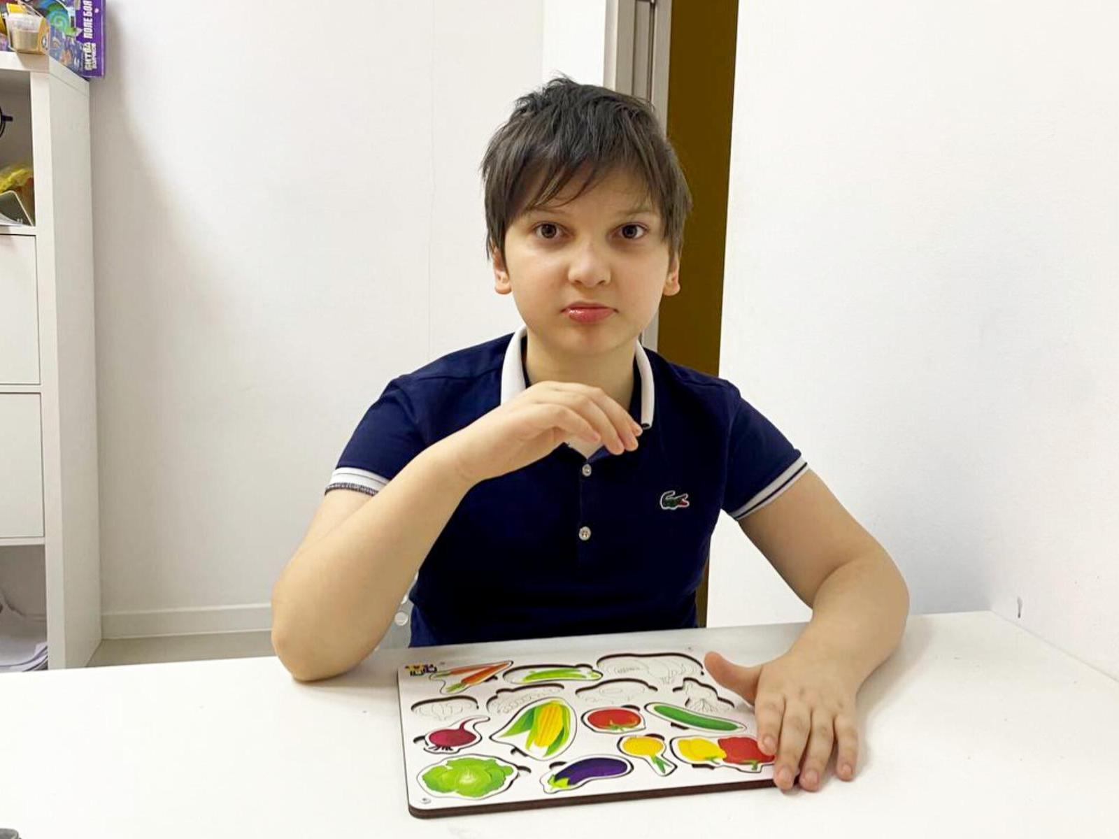 Zurab has autism! Rehabilitation courses are needed to improve intellectual and speech skills!