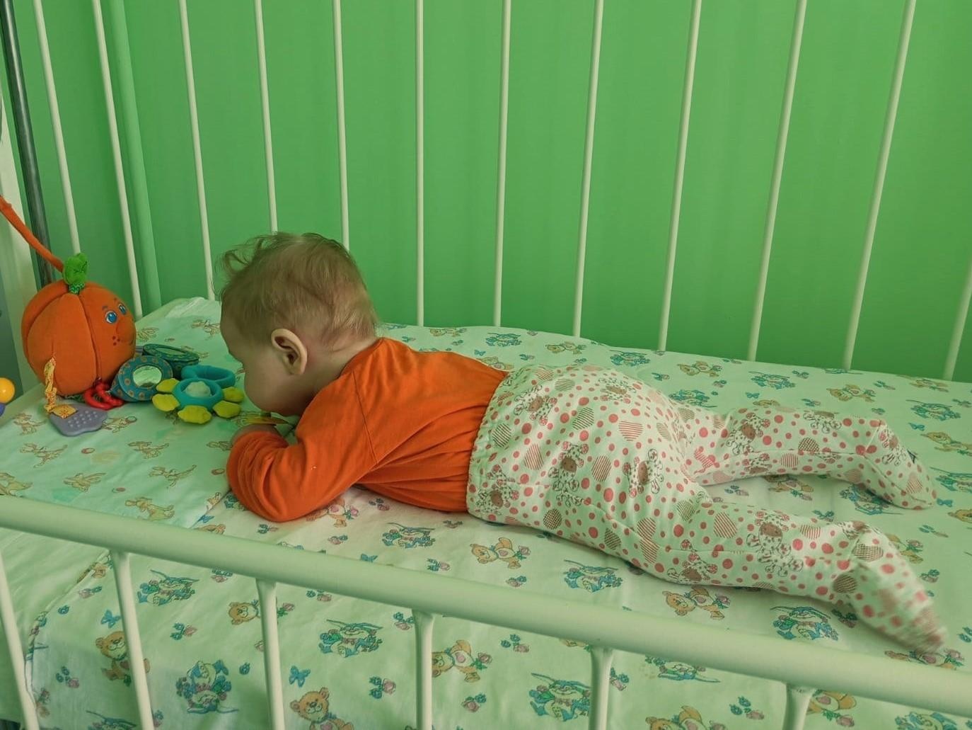 Миша-сирота, ему нужны забота и уход няни на время лечения